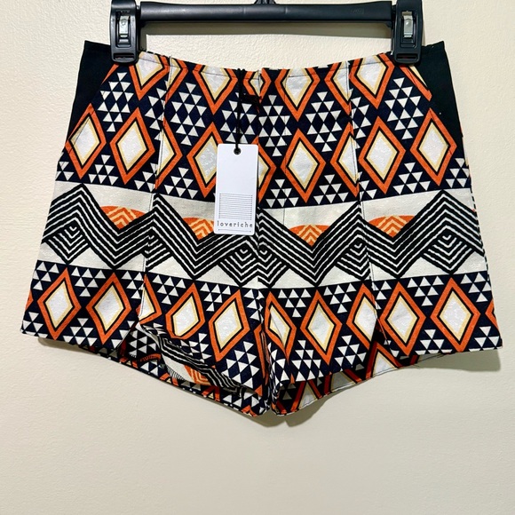 Love Riche Pants - NWT Love Riche Tribal Geometric Print Shorts, Size Small